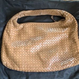BOTTEGA VENETA Nappa Intrecciato Hobo, camel.